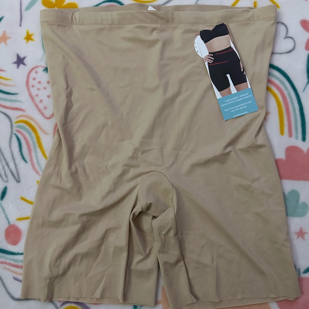 Assets by Spanxs‎ Women's Tan Shapewear Shorts